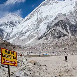Everest Base Camp Trek Itinerary – 14-Day Route Guide for 2025